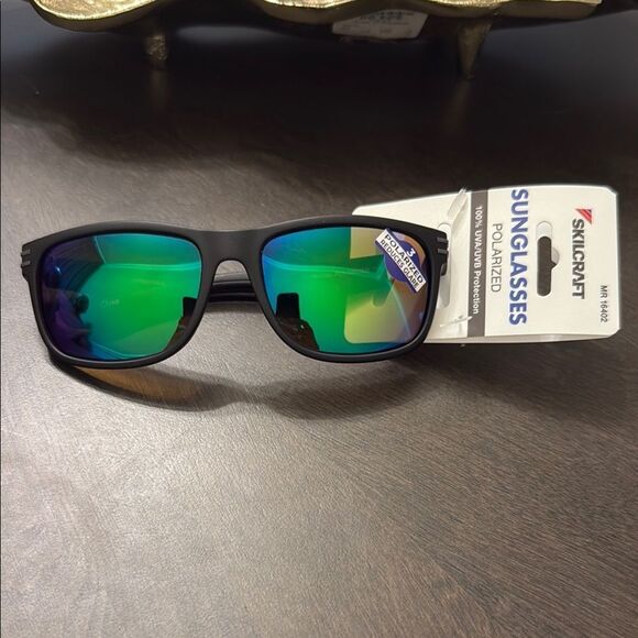 Black and Green Polarized Sunglasses - Picture 1 of 9